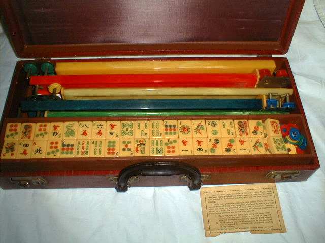 Catalin Mahjongg Set